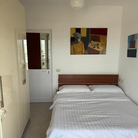 Apartment By Comfort Golem (Tirana)