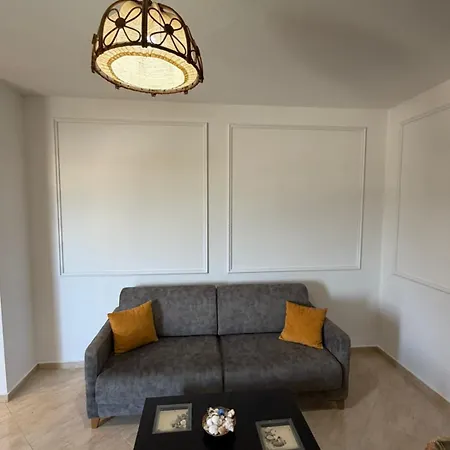Apartment By Comfort Golem (Tirana)