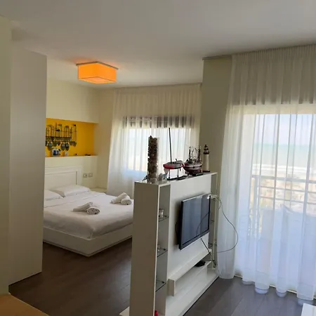 By Comfort Apartament Golem (Tirana)